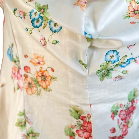 Moda International Off White coat faux fur collar, colorful floral lining - Picture 13 of 15